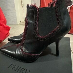BRAND NEW Vintage Ferre Kris Heeled Booties